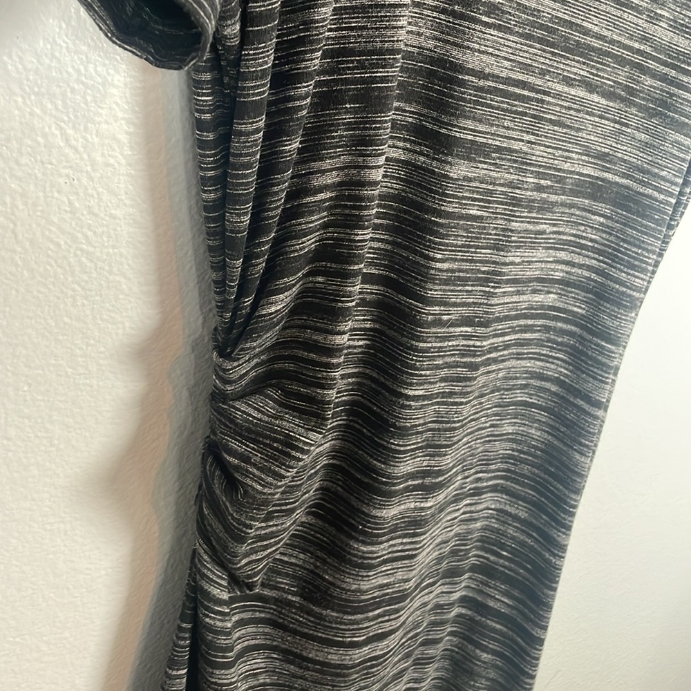 Athleta Downtown Asymmetrical space dye ruched midi length teeshirt dress large - Picture 5 of 10